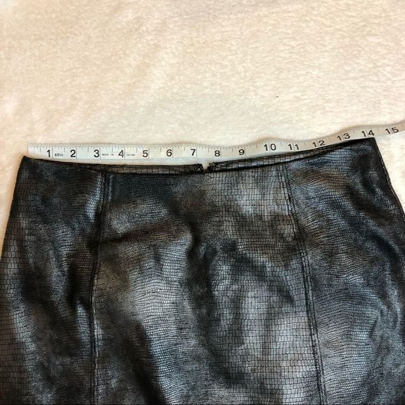 🔴 2 /$25 Jockey Women's Charcoal Gray Pleather Snake Skin Knee Length - Picture 3 of 7
